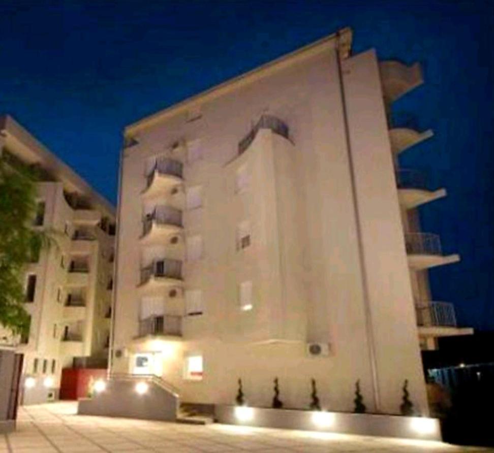 Royalwings Apartman Jagodina Luaran gambar